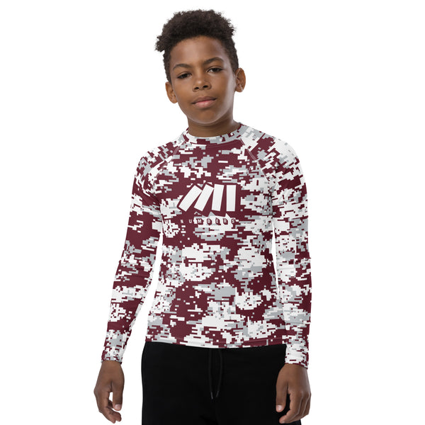 Athletic sports compression shirt for youth football, basketball, baseball, golf, softball etc similar to Nike, Under Armour, Adidas, Sleefs, printed with camouflage marron, white, and gray colors Notre Dame Fighting Irish.    